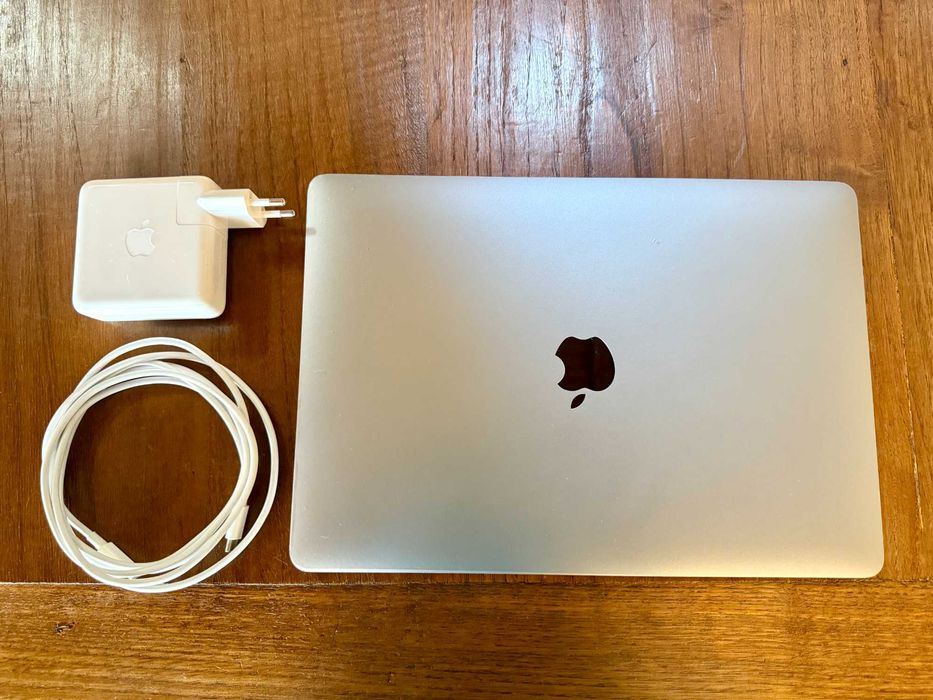 MacBook Pro 13" 2019423648992124610562