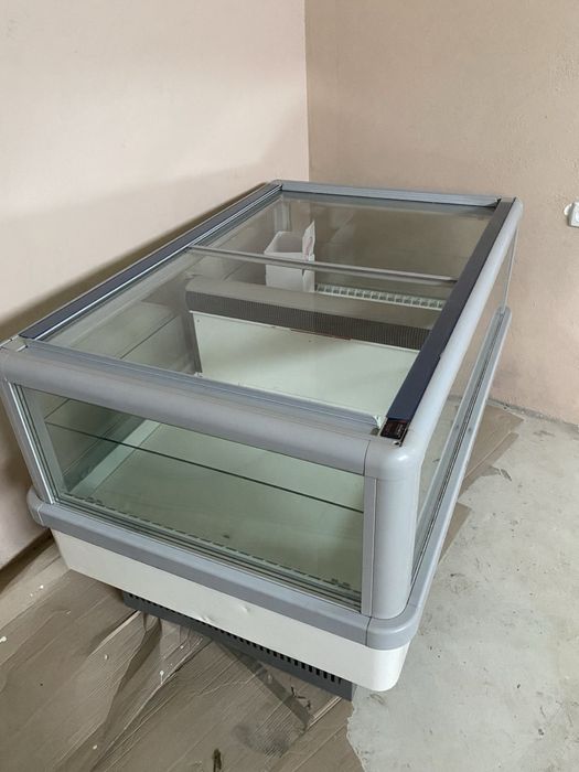 Морозильна камера - вітрина