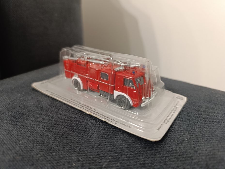 Metalowy model kultowego auta JELCZ 003 Skala: 1:72 Model kolekcjoners