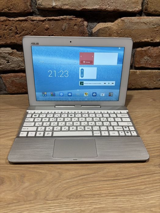 Tablet Asus 10 cali z dołączaną klawiatura! Bialy! Jak NOWY!
