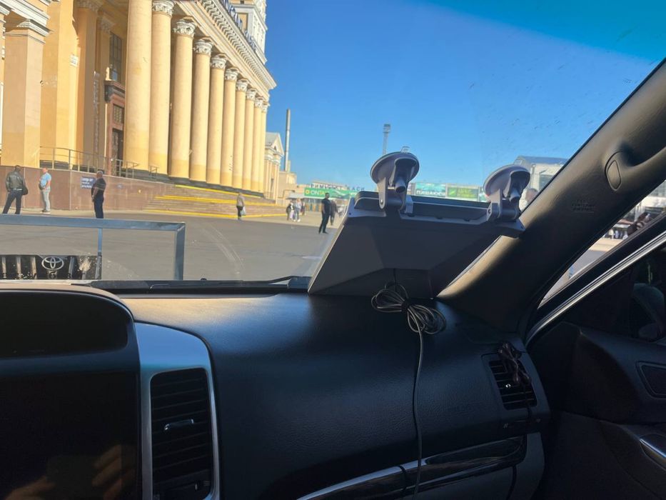 Комплект на авто Starlink Mini. На присосках.