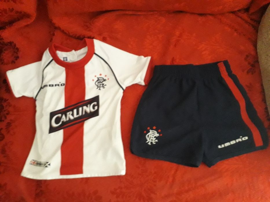 Equipamento desportivo marca Umbro