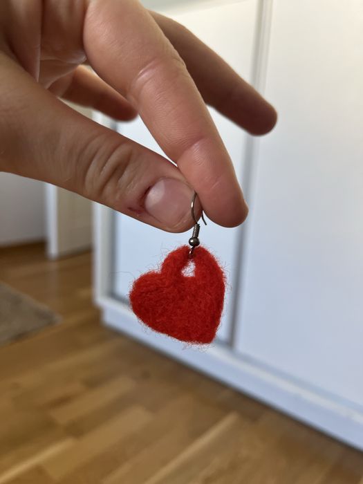 Różne kolczyki w bardzo dobrym stanie
