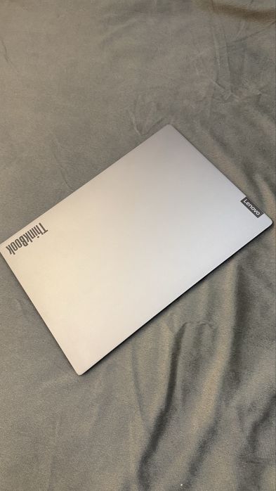 Lenovo ThinkBook i7 / 16GB 512 SSD