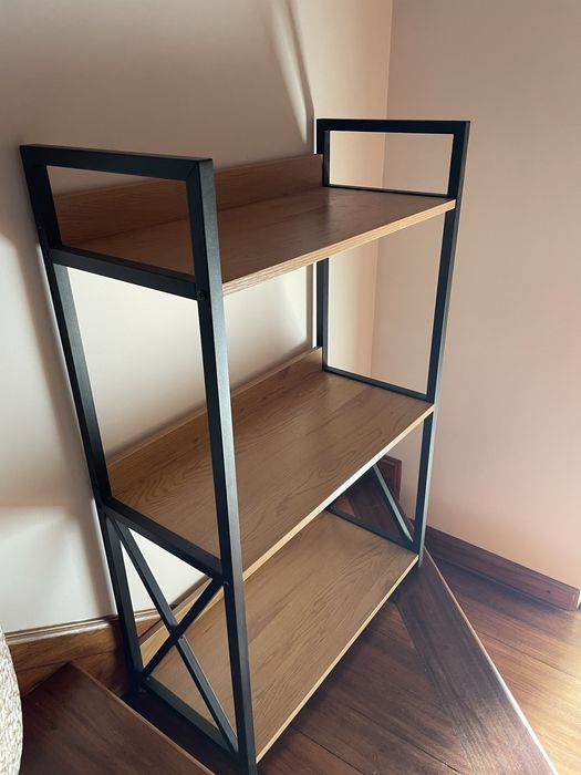 Estante com 3 prateleiras como nova