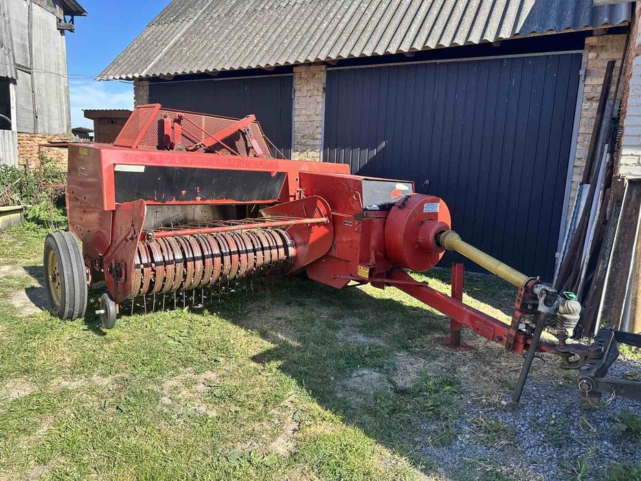 Тюкувальний прес Massey Ferguson