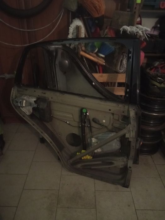 Задня пасажирська дверка Golf Plus+