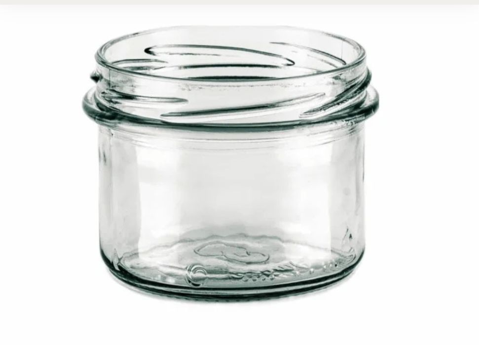 Скляна банка з кришкою на закрутку