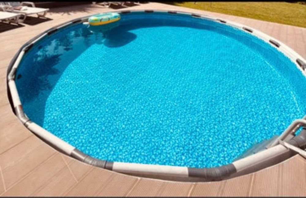 Piscina de exposicao ao ar livre