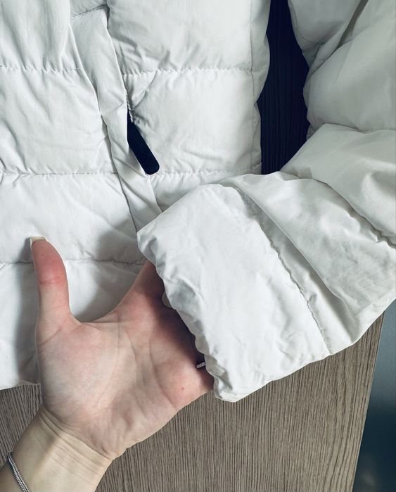 Теплая куртка белого цвета