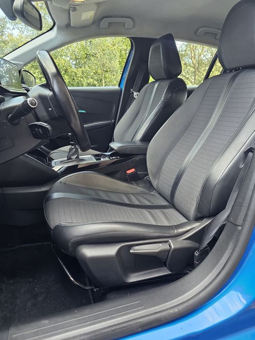 Peugeot 208 allure 1.2 110cv caixa de 6