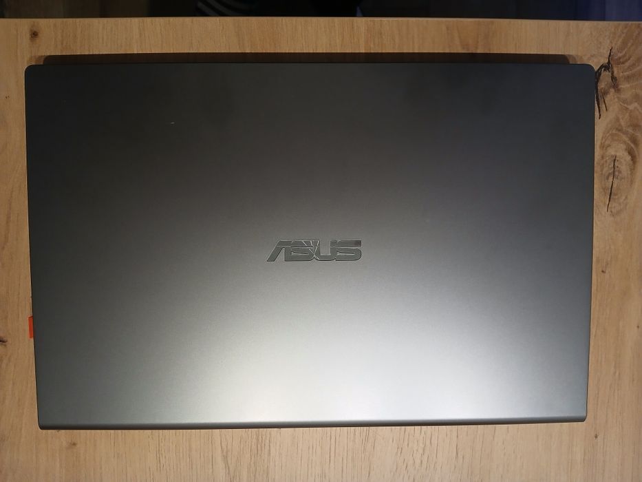 Asus i5 15.6, 8 GB ram, dysk 500 GB, win 11
