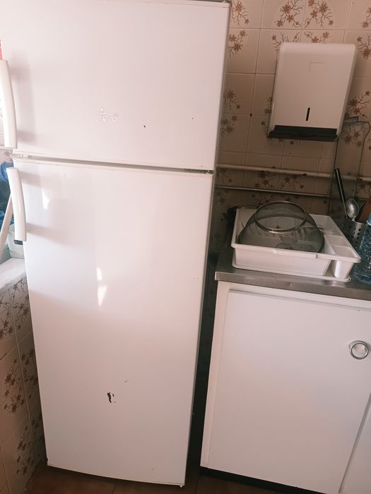 Frigorífico a funcionar perfeitamente