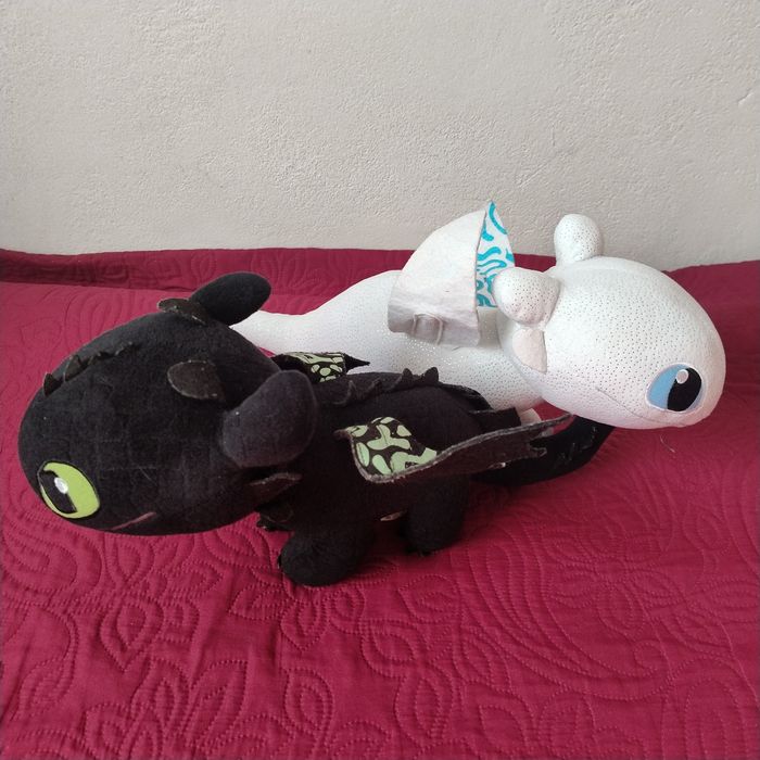 Zestaw Dwóch Maskotek z bajki Jak wytresować smoka 43cm od DreamWorks