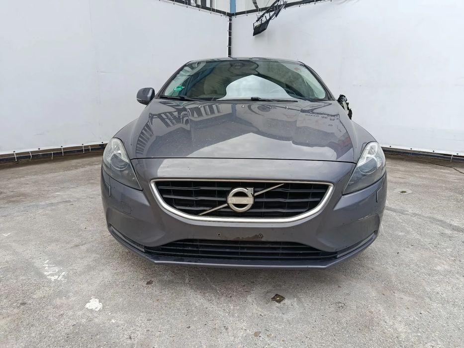 Para peças VOLVO V40 Hatchback