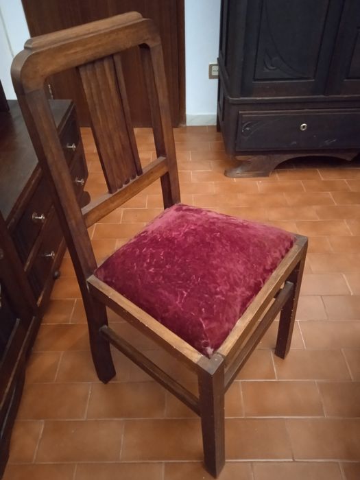 Cadeira de quarto antiga