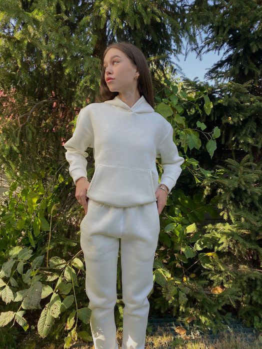 Білий жіночий костюм, оверсайз, не кошлатиться, теплий: 1 600 грн ...