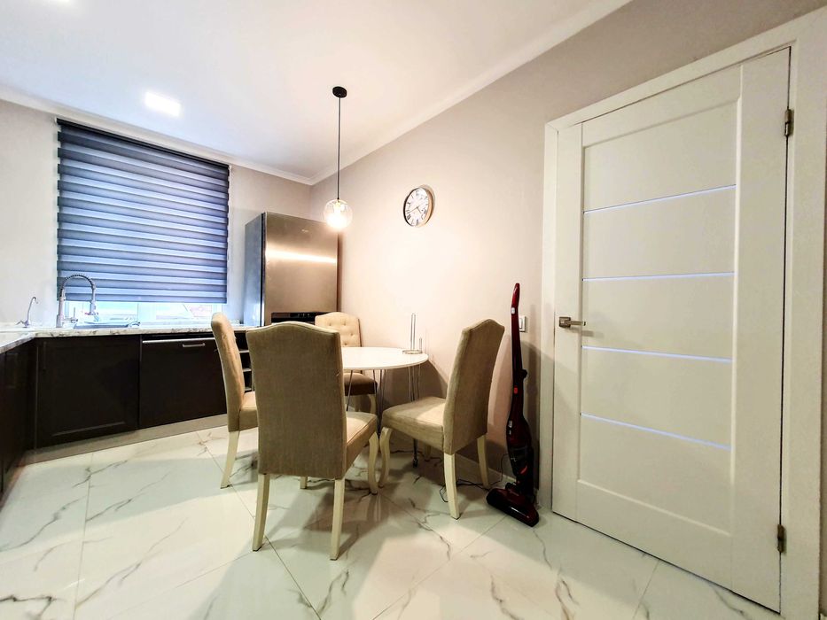 Здам 4-Х кімнатний ТАУНХАУС на МАЛЬОВАНЦІ з терасою та паркомісцями