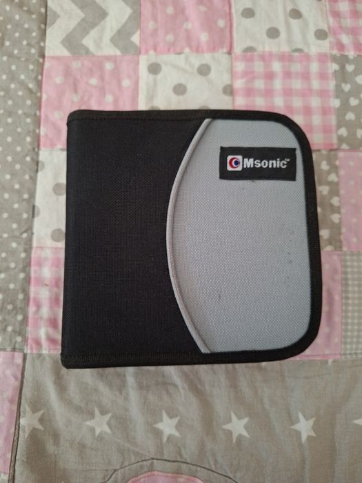 Futeral pojemnik pokrowiec na plyty CD