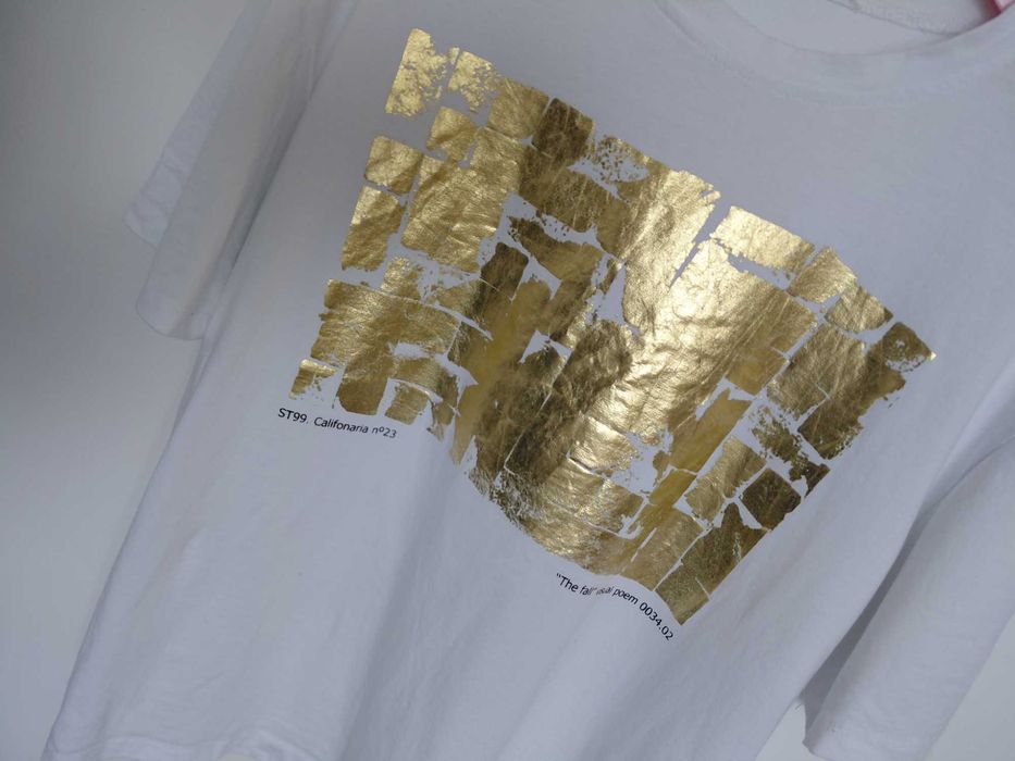 Tshirt biały ze złotą aplikacją Zara