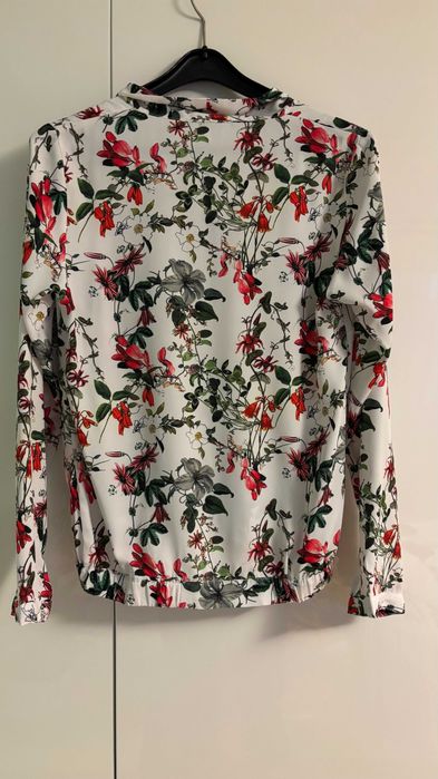 Bluzka w kwiaty Mohito