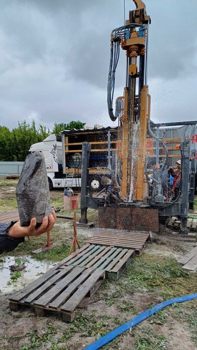 Буріння свердловин в граніті П'ятихатки