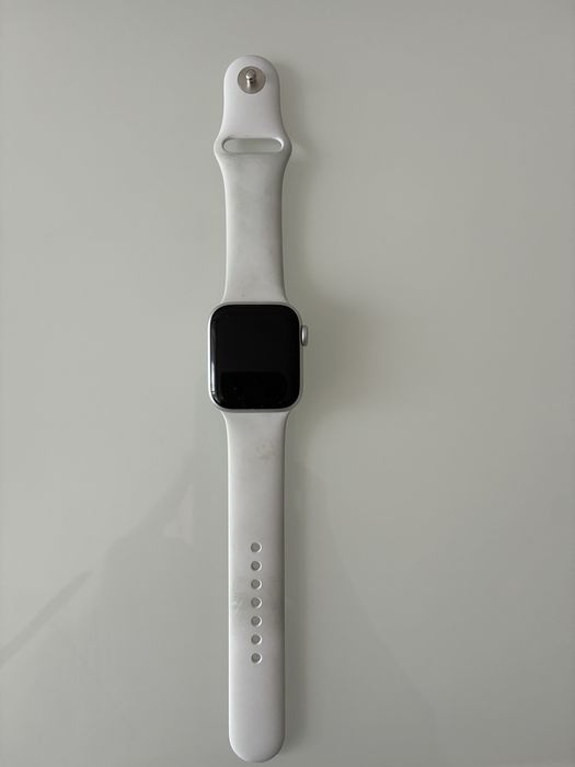 Iphone 8e та годинник