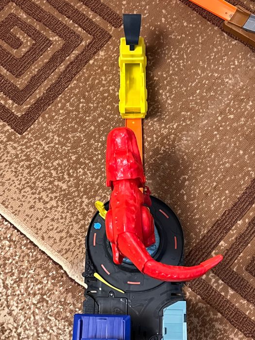Трек Hot wheels динозавр оригінал