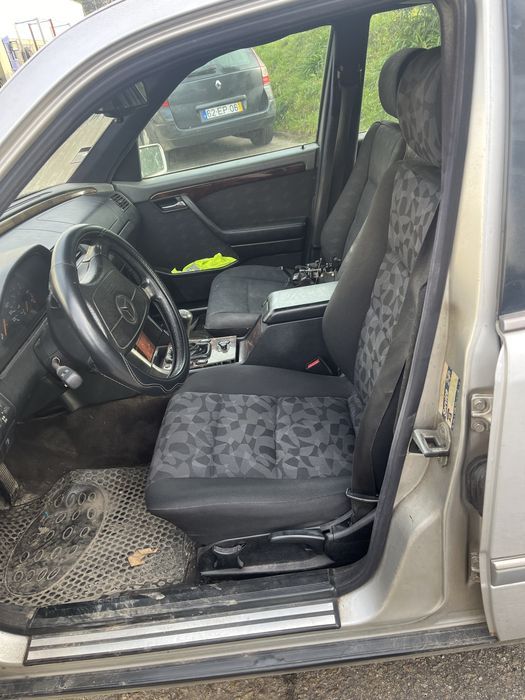 Mercedes . C . 2.2 D Ano 1996