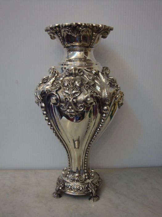 Jarra de grandes dimensões em prata