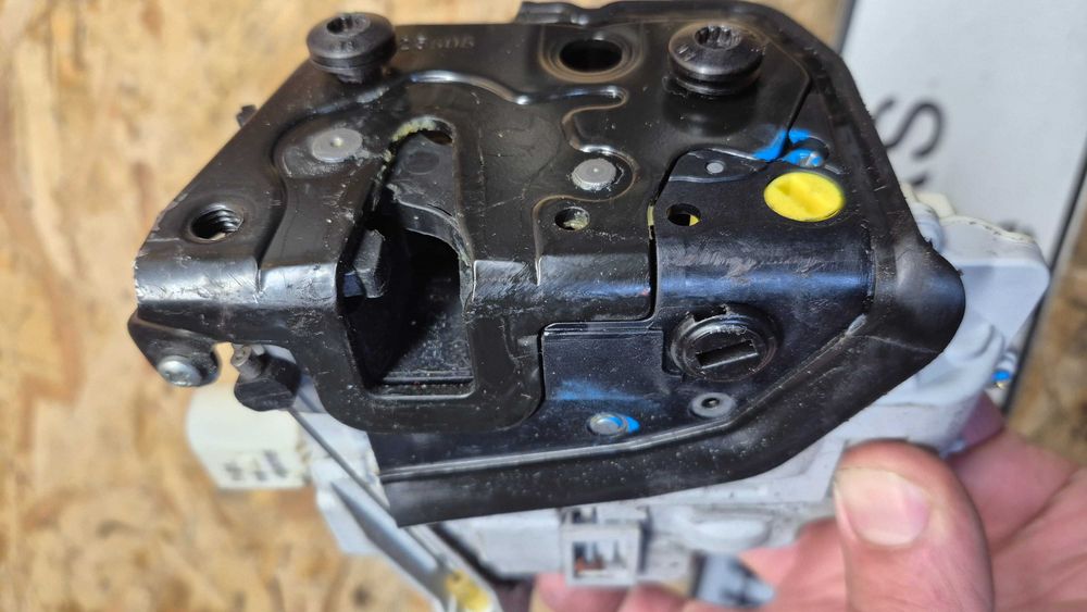 Fechadura Porta Traseira Esquerda Audi A4 B6 B7 A3 8P A6 C6 R8 Seat Exeo 8E0837015AA