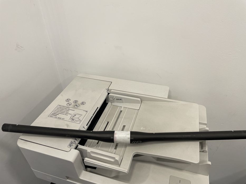 Guiador carbono 640mm