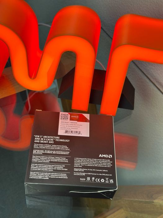 AMD Ryzen 7 9800X3D  100-000001084