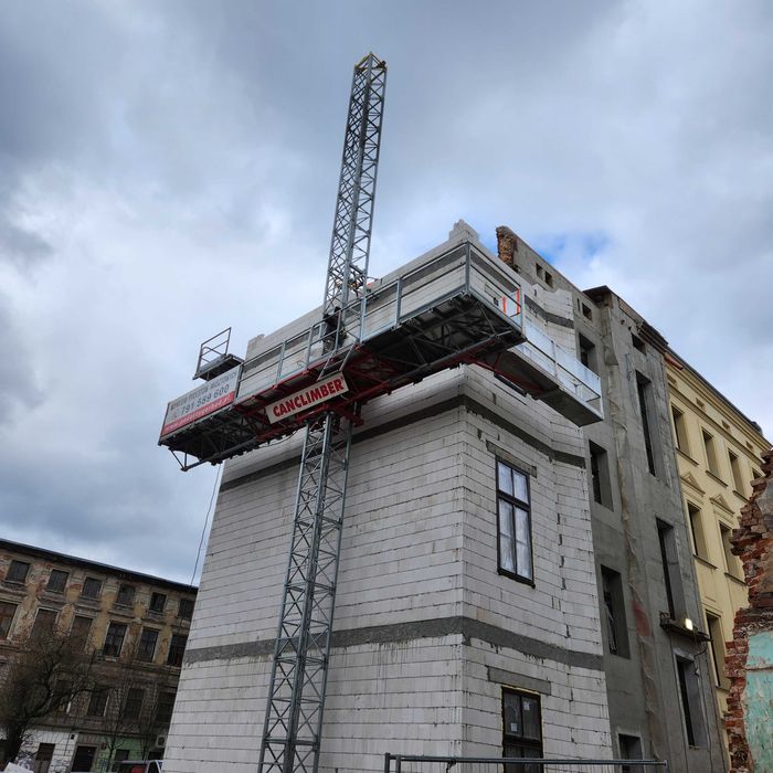 Podest Masztowy Ruchomy Platforma Robocza Podnośnik Scanclimber