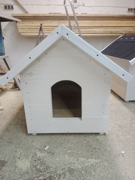 Buda dla psa drewniana