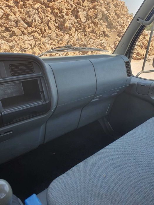Mitsubishi Canter 649 (3908cc, pesada de mercadorias)