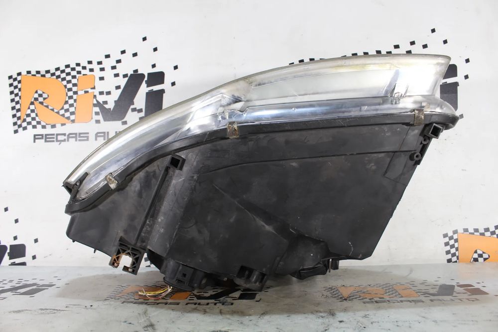 Ótica / farol direita AUDI A4 (8EC, B7)