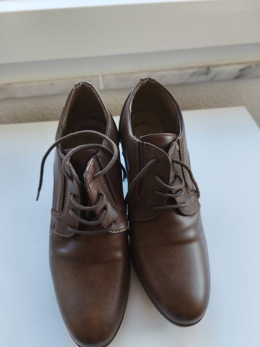 Brown Shoes Size 37