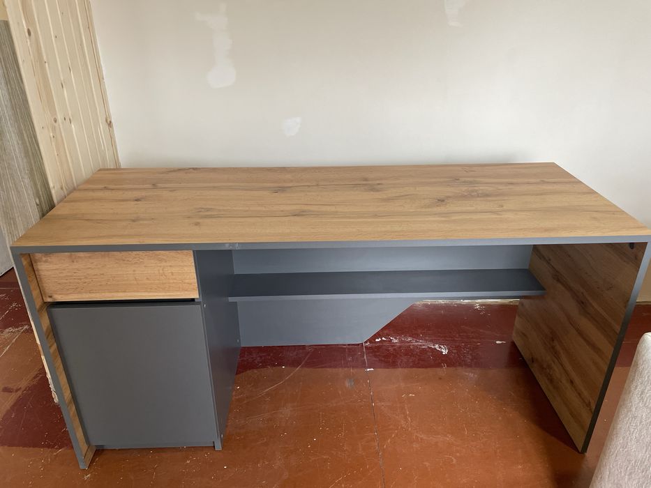 Стіл офісний-письмовий