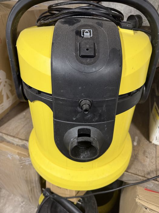 Продам миючий пилосос, екстрактор Karcher SE 4001 / SE 4002