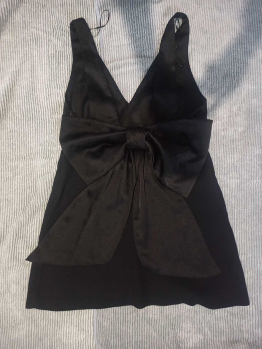 Чорна маленька сукня від Zara