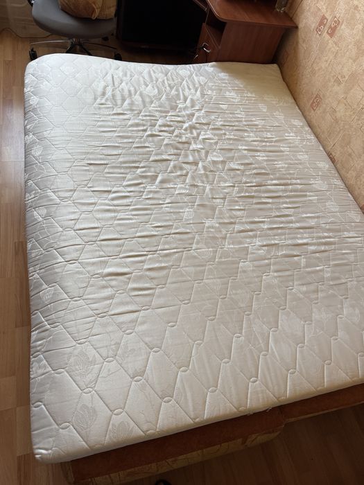 Топпер Матрац на диван 160 * 200 на кровать выравнивает поверхность