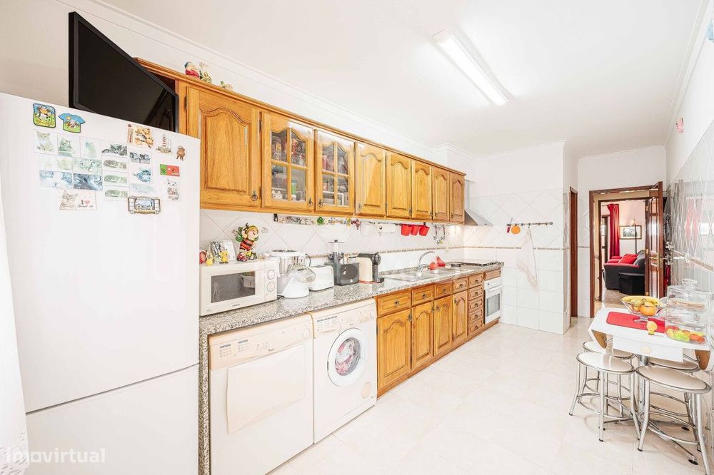 BAIXA DE PREÇO - Apartamento T2 C/garagem em Agualva-Cacém – Oportu...