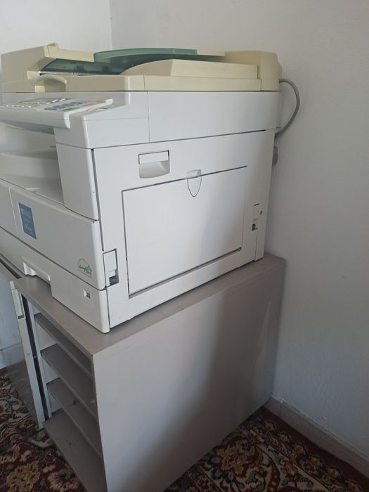 Vendo fotocopiador com móvel