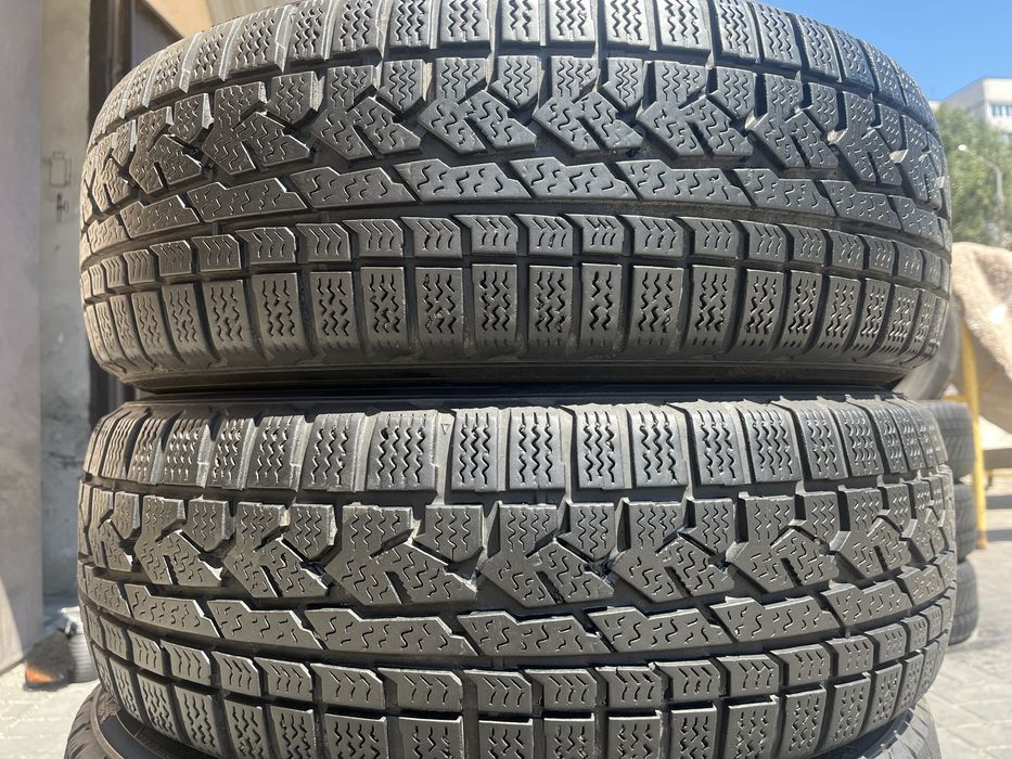 Шини 215/60 R17 Kumho IZEN Asymmetric резина бу зима: 2 750 грн