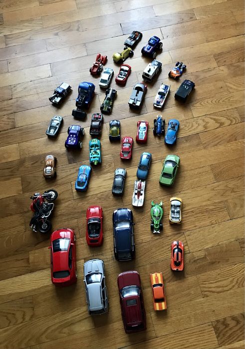 Машинки,игрушки для мальчика.