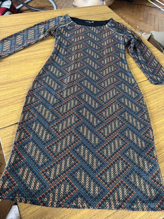 Подарую сукню