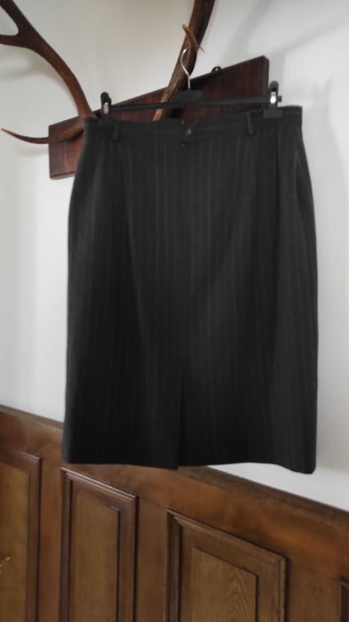 Elegancka spódnica Eugen Klein .97% wełna.