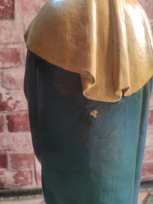 Piękna zabytkowa  figura Matki Bożej ,
