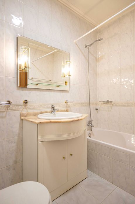 Apartamento T2+1 renovado com garagem fechada | Mafamude